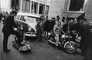 Image description is not available for 2000.025